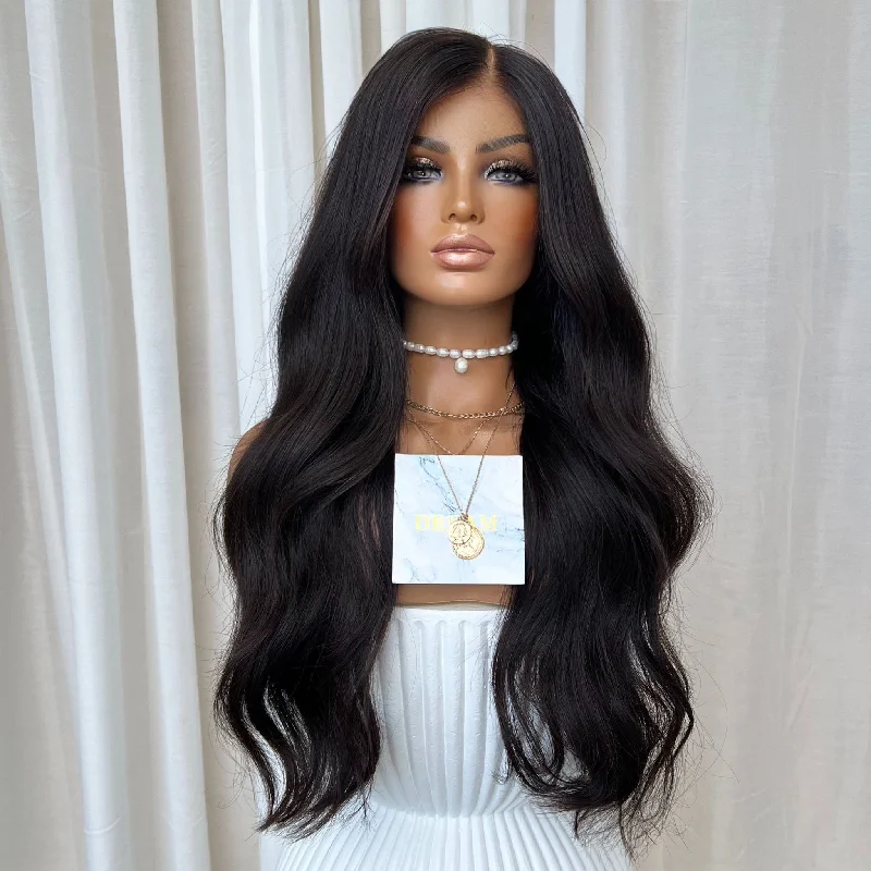 Lace wig with a curly texture for a bold and stylish choiceKING KYLIE | HD LACE FRONT