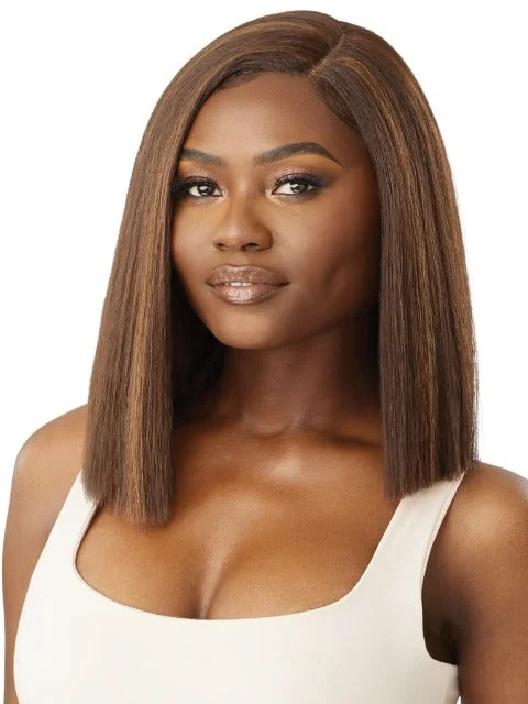 Lace wig with a silk - base cap for a comfortable and smooth feelOutre HD Transparent Glueless Lace Front Wig - FLEUR