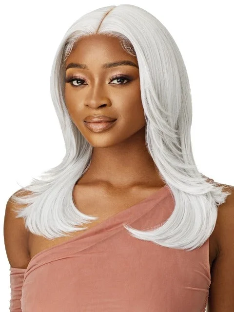 Lace wig with a silk - base cap for a comfortable and smooth feelOutre HD Transparent Glueless Lace Front Wig - TYLER