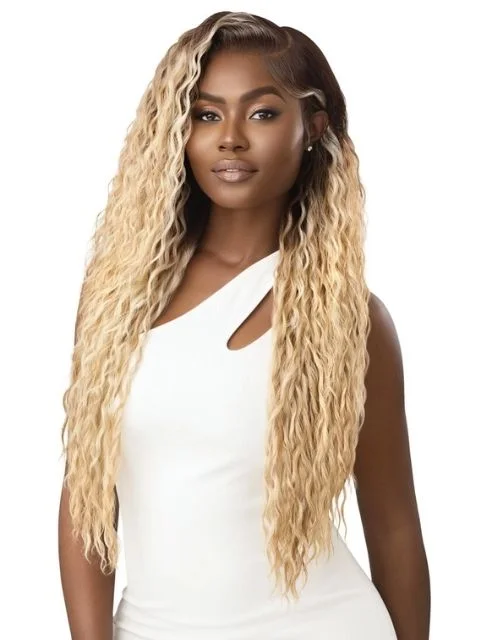 Lace wig with a wavy texture for a beachy lookOutre Perfect Hairline 13x6 Glueless HD Lace Front Wig - TAMALA