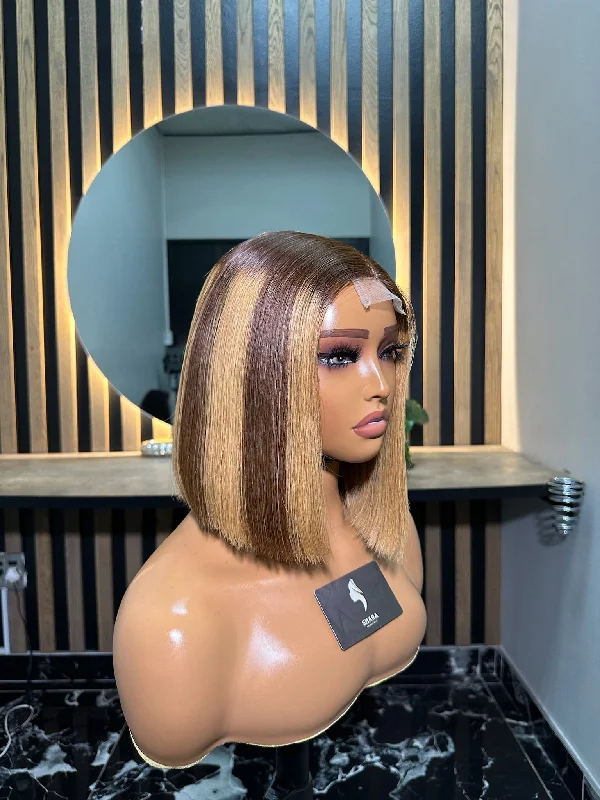 Human - hair colored wig for a natural and luxurious feelSuper DD Glueless honey blonde Bob