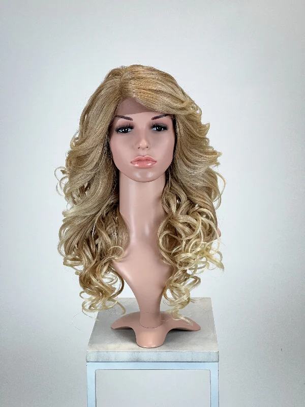 Human - hair lace wig for a luxurious and natural feelIcon Strawberry Blonde - Natural