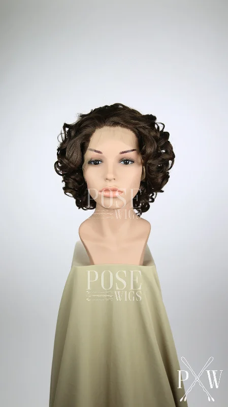 Human - hair lace wig for a luxurious and natural feelMae Mocha - Natural Plus