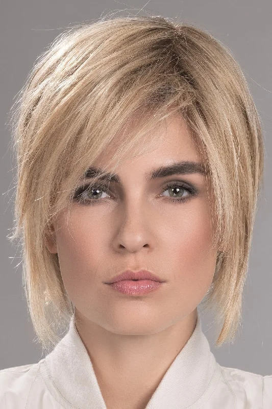 Human - hair wig with a 180 - density for a full and thick appearanceSale - Ellen Wille Toppers - Magic - Color: Sandy Blonde Rooted