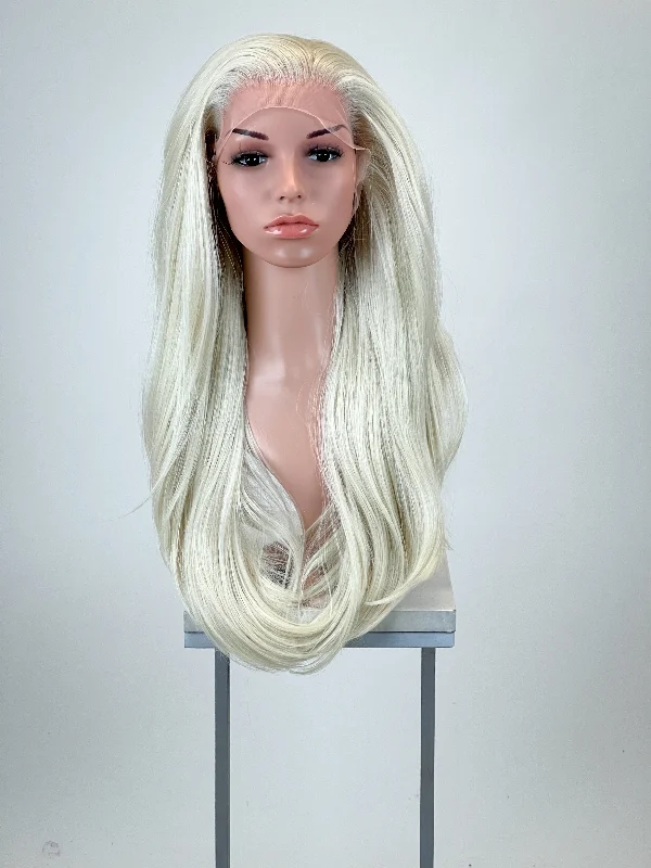 Lace wig with a wavy texture for a beachy lookSky White Blonde - Luxe