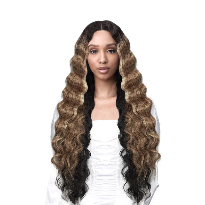 Lace wig with a honey - blonde color for a warm and sunny appearanceBOBBI BOSS Lace Front Wig PATRICE